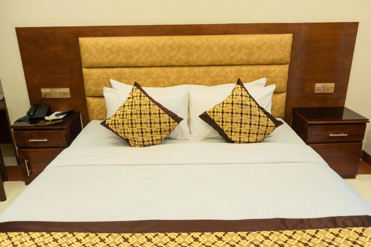 Central Inn Dhaka Bagian luar foto